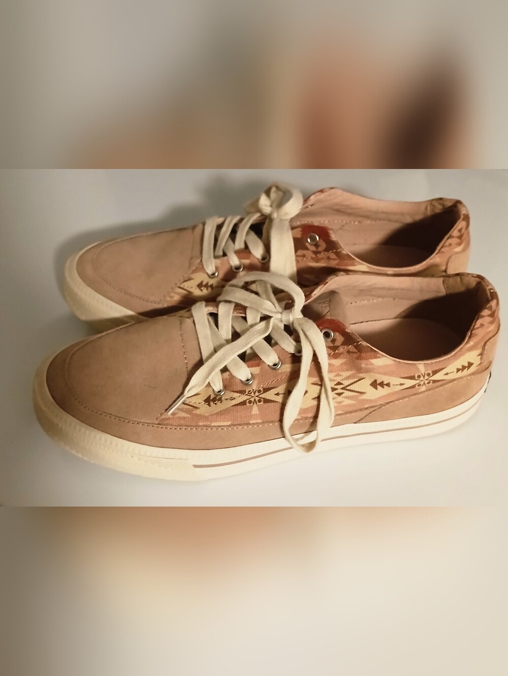 Women's  PENDLETON SIZE 10 Aztec-Trim Casual Lace-Up Sneakers